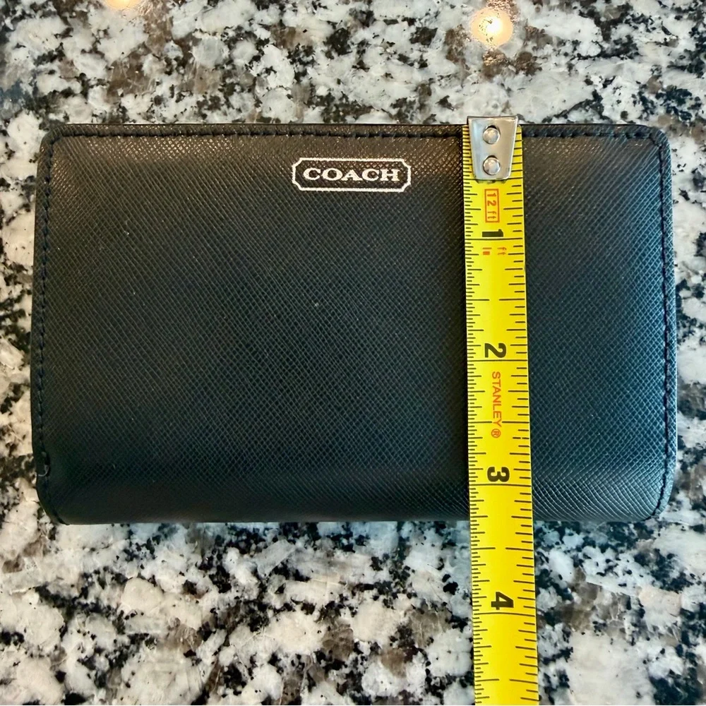 Coach Black Crossgrain Leather Medium Corner Zip Wallet